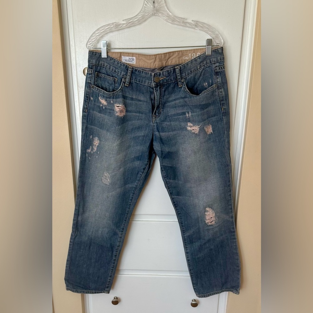 GAP 1969- Distressed Blue Jeans Real Straight